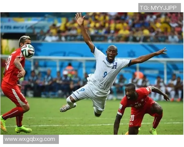 足球明星假摔精彩瞬间集锦图片盘点揭示绿茵场上的戏剧性表演